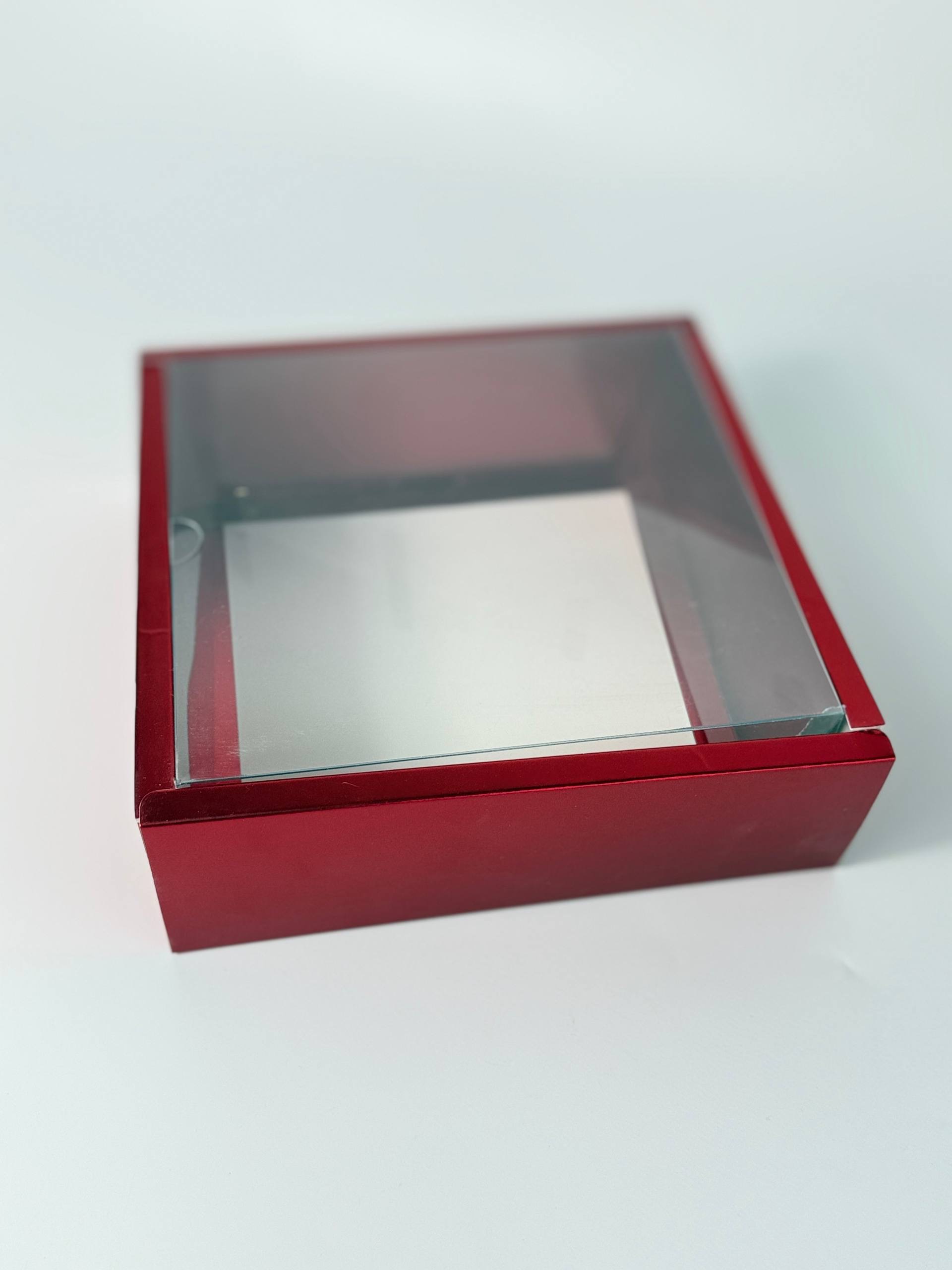 Коробка 20*20*7 бордо квадрат